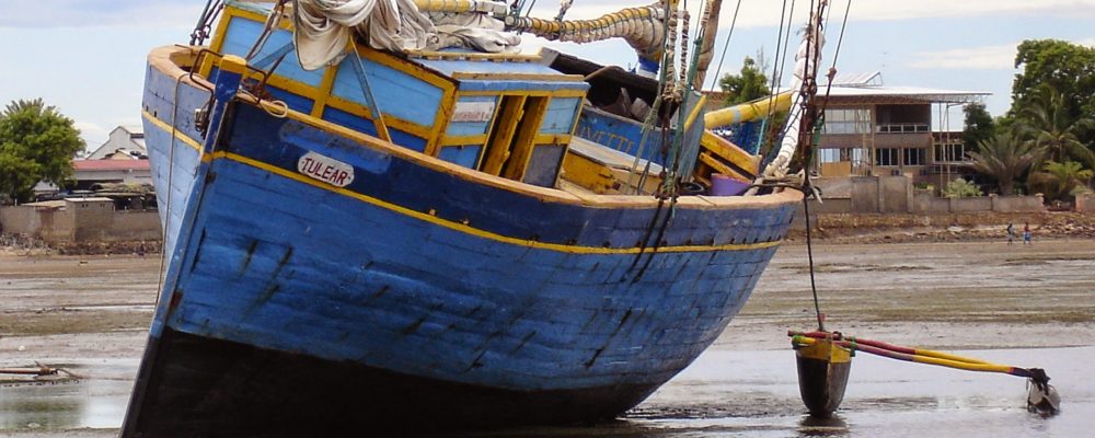 Boutre,_Tuléar,_Madagascar_(26031844046) - banner